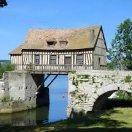 Holiday home Gite Cosy Proche Giverny, La Roche Guyon. *