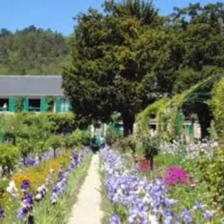 Holiday home Gite Cosy Proche Giverny, La Roche Guyon. *