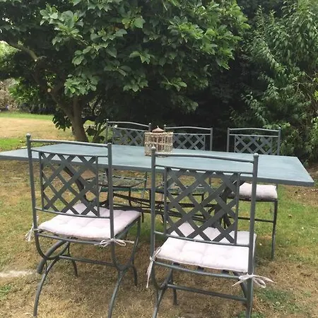 Gite Cosy Proche Giverny, La Roche Guyon. Holiday home Tilly (Eure)
